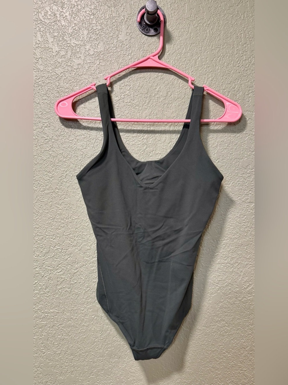 Lululemon Green V-Neck Sleeveless Bodysuit size 6